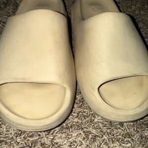 Bone Yeezy Slides